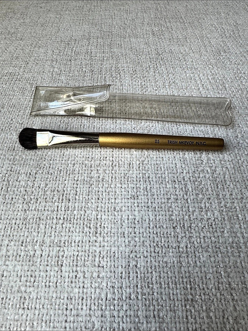 Trish McEvoy N.Y.C. Brush 25 Makeup Brush Gold & Black